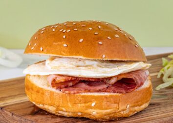 Bacon and egg brioche bun